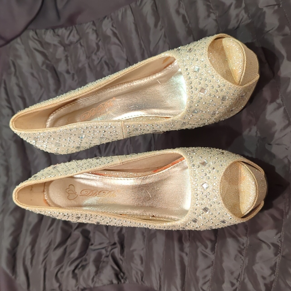 Elegant Silver Peep-Toe Heels